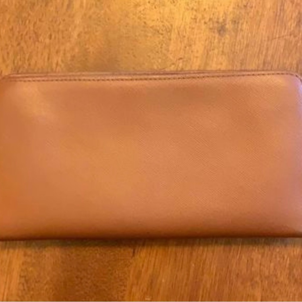 Tory Burch Robinson Wallet - Picture 4 of 9